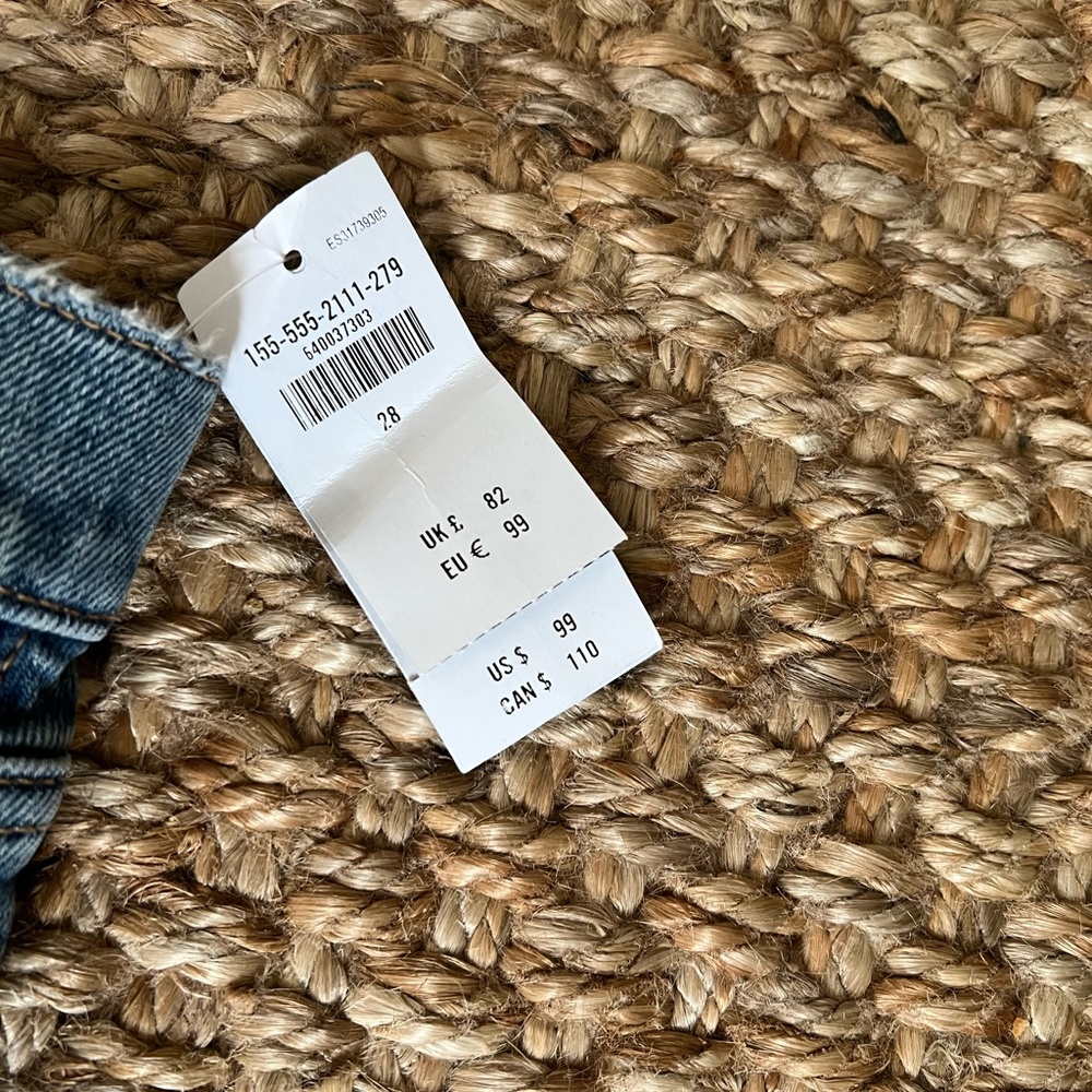 Abercrombie High Rise Mom Jeans - Picture 9 of 9